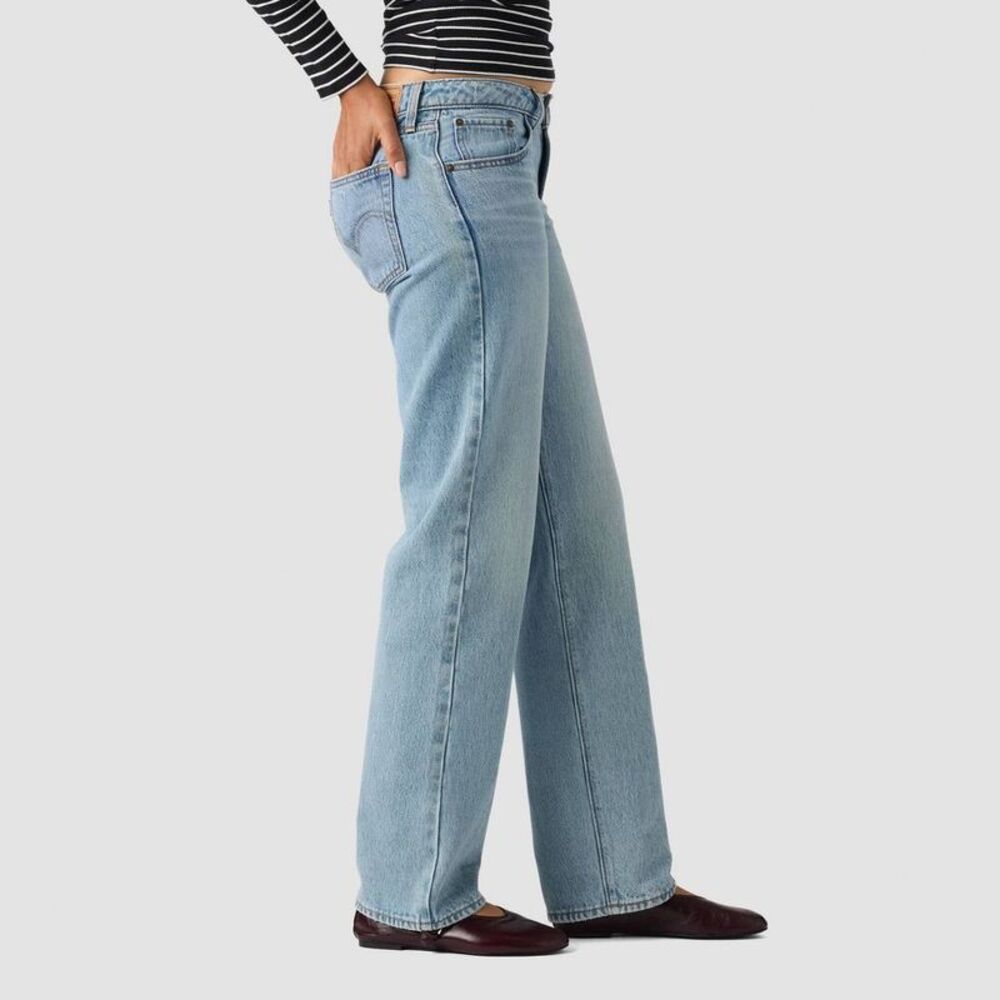 Levi's Women's Superlow Straight Baggy Jeans Medium Wash 26 - Picture 3 of 3